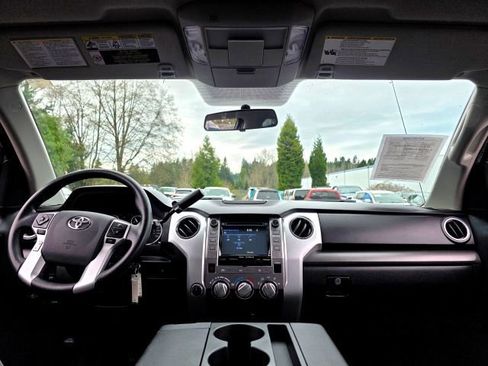 Used 2016 Toyota Tundra SR5 image 10