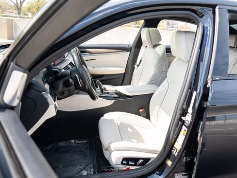 Used 2019 BMW M550i xDrive w/ Premium Package 2 AWD/4WD image 16