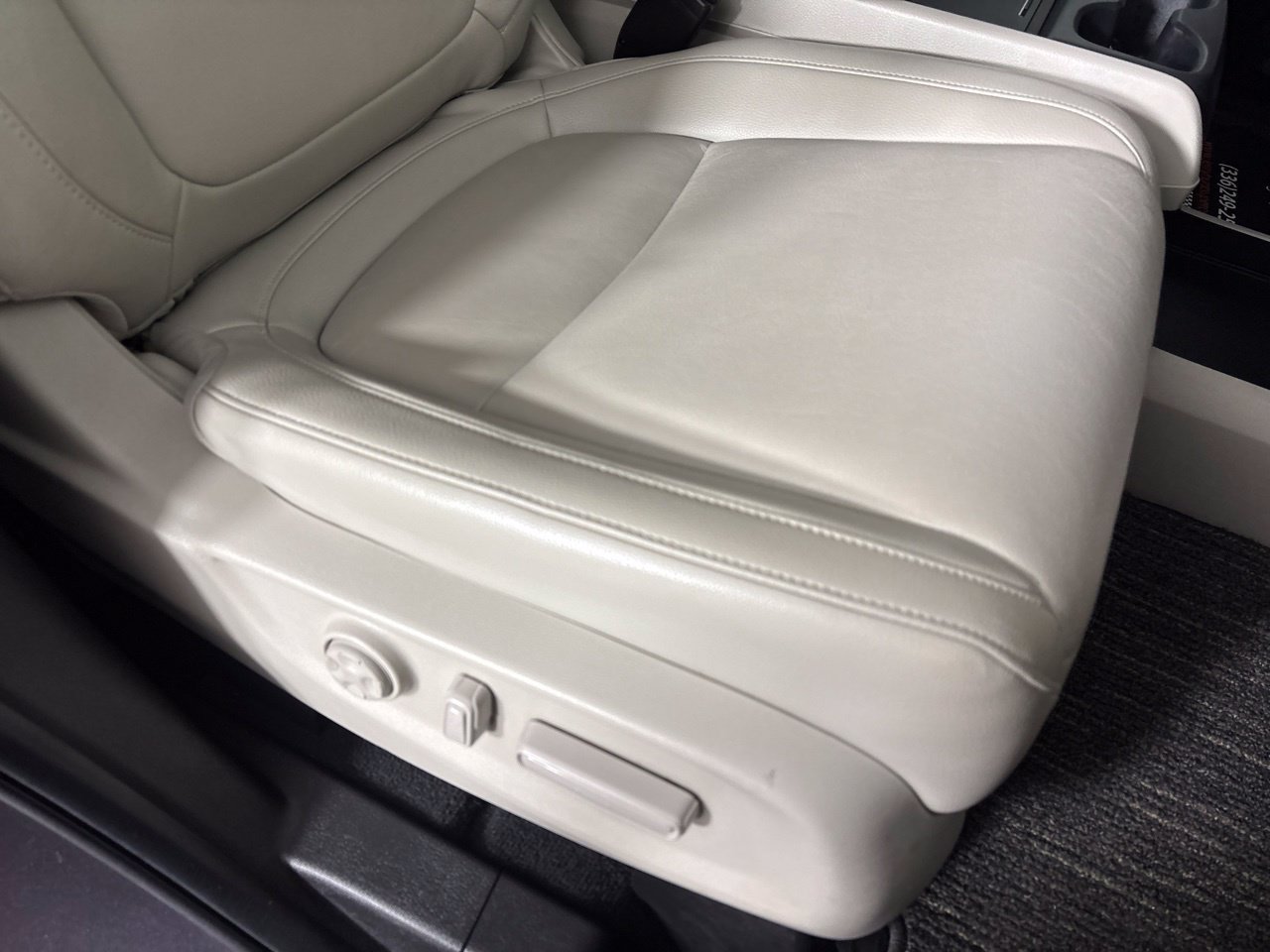 Used 2025 Honda Odyssey EX-L image 32
