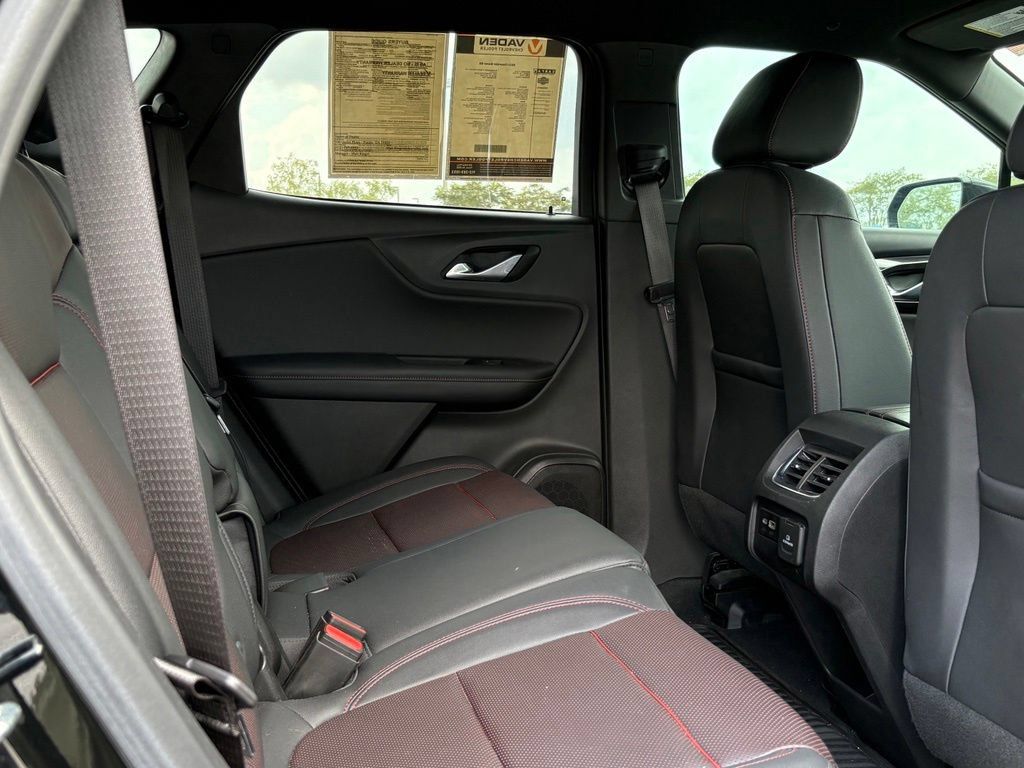 Used 2022 Chevrolet Blazer RS FWD image 24