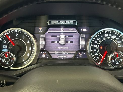 Used 2024 RAM 1500 Laramie AWD/4WD image 26