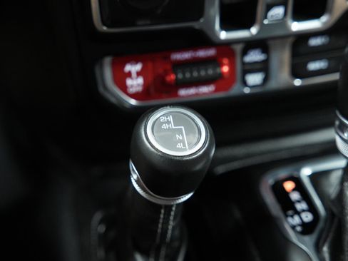 Used 2021 Jeep Wrangler Unlimited Rubicon AWD/4WD image 47
