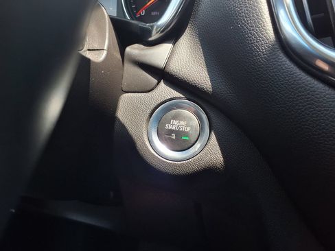Used 2024 Chevrolet Equinox LT FWD image 32