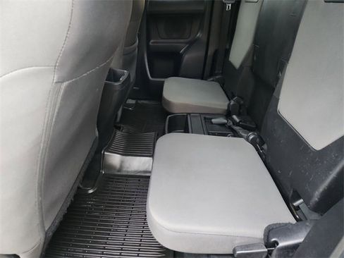 Used 2022 Toyota Tacoma SR5 image 21