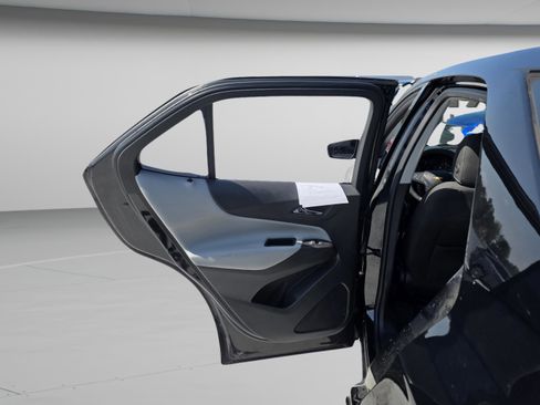 Used 2018 Chevrolet Equinox LS image 17