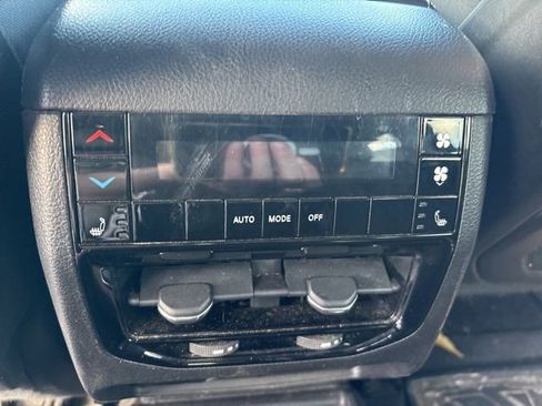 Used 2022 Jeep Grand Cherokee L Limited image 16