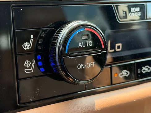 Used 2024 Nissan Pathfinder Platinum AWD/4WD image 30