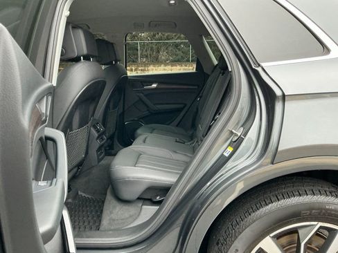 Used 2023 Audi Q5 2.0T Premium w/ Convenience Package image 12