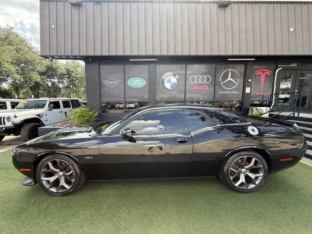 Used 2019 Dodge Challenger R/T w/ Cold Weather Group RWD image 7