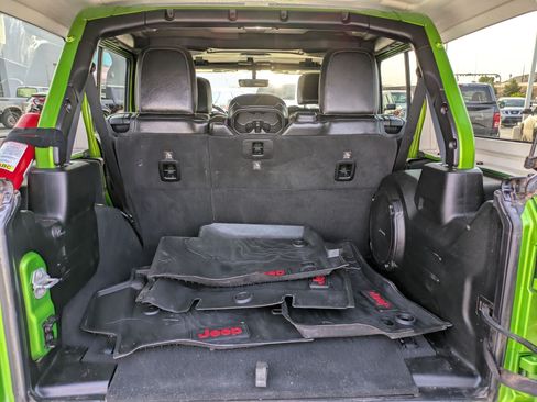 Used 2018 Jeep Wrangler Unlimited Rubicon AWD/4WD image 29