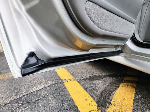 Used 2004 Buick Le Sabre Custom w/ Platinum Edition FWD image 26