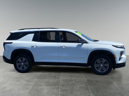 Used 2024 Chevrolet Traverse LT AWD/4WD image 6