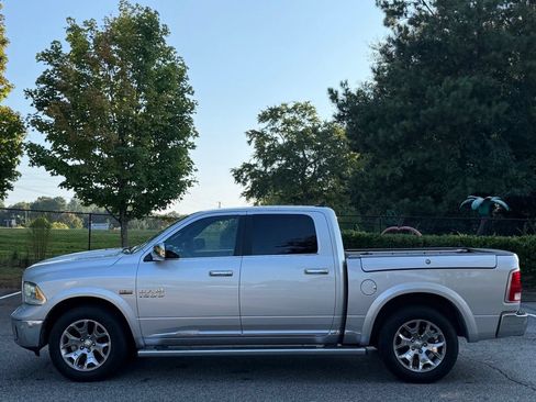 Used 2015 RAM 1500 Limited RWD image 2