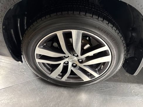 Certified 2017 Honda Pilot Touring image 2