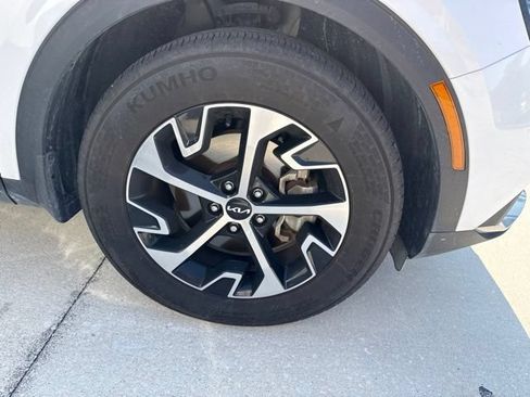 Certified 2025 Kia Sportage EX FWD image 7