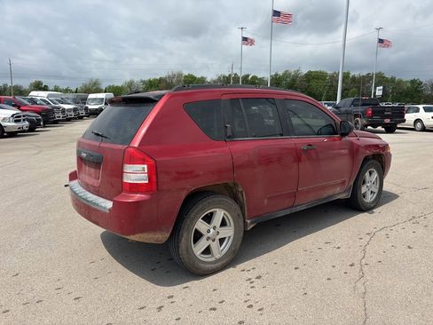 Used 2009 Jeep Compass Sport image 3