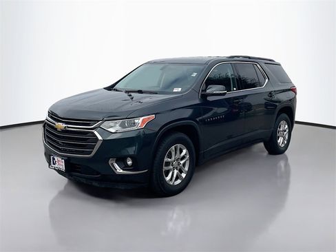 Used 2020 Chevrolet Traverse LT image 3