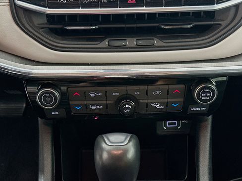 Used 2022 Jeep Compass Limited image 22