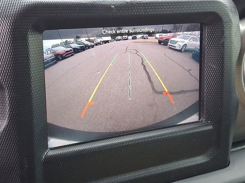 Used 2018 Jeep Wrangler Unlimited Sahara image 14