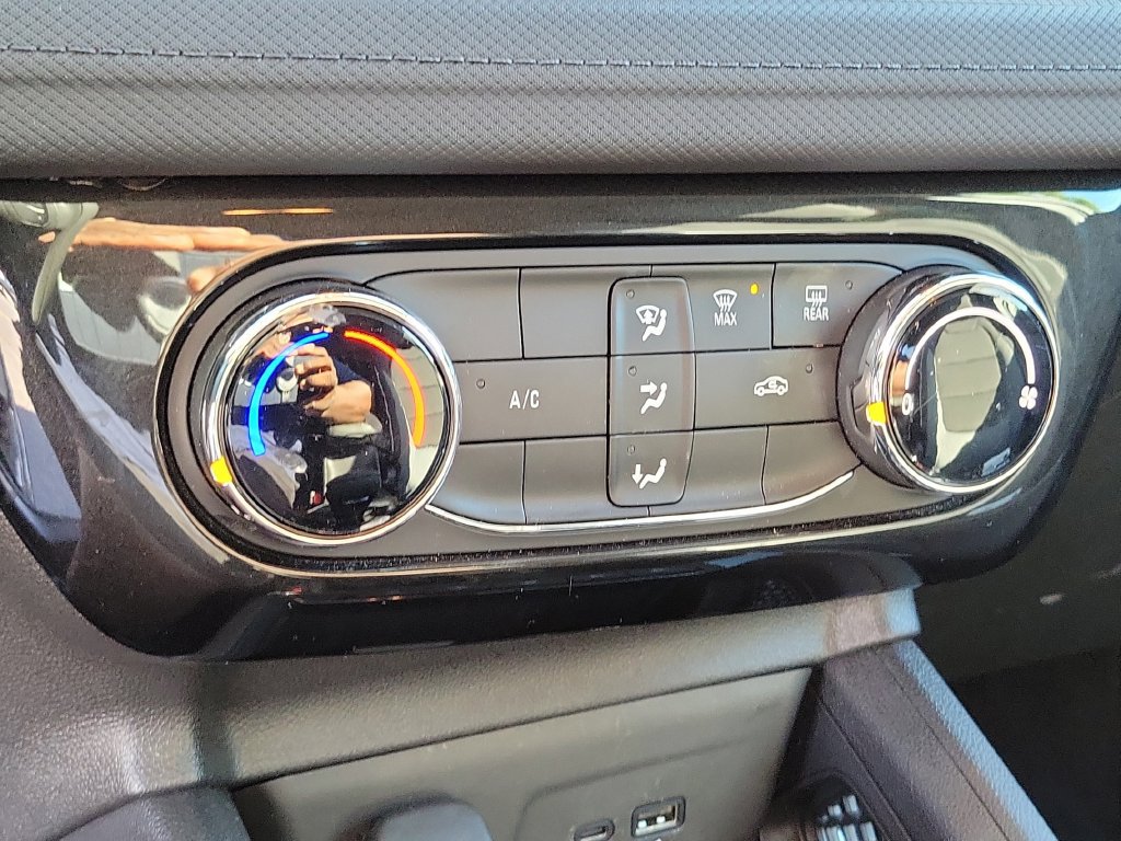 Used 2026 Chevrolet TrailBlazer LT FWD image 34