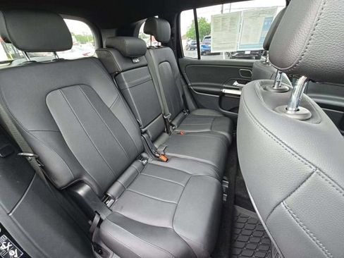 Used 2024 Mercedes-Benz GLB 250 4MATIC image 8