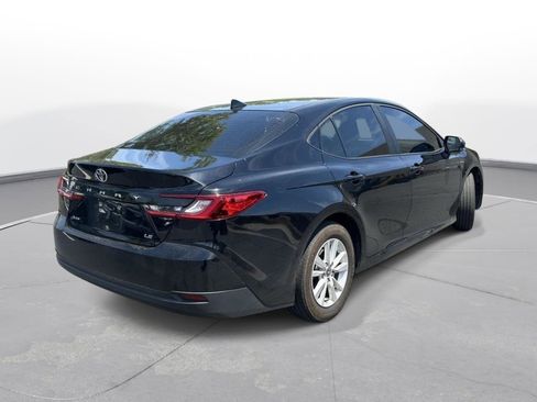Used 2025 Toyota Camry LE FWD image 6
