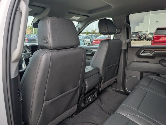 Used 2026 GMC Sierra 1500 SLT AWD/4WD image 24