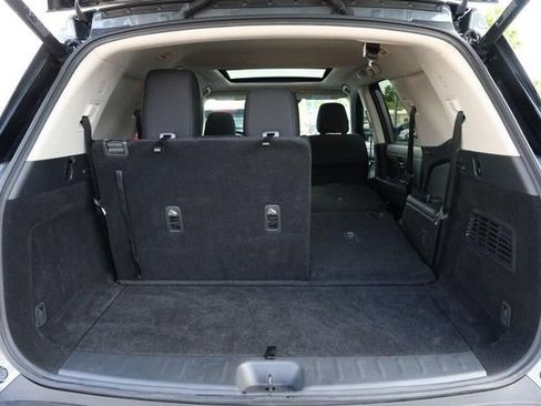 Certified 2025 Nissan Pathfinder SV w/ SV Premium Package FWD image 8