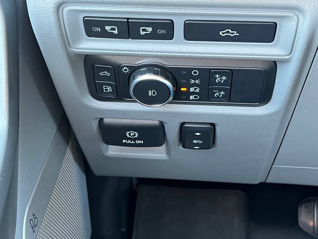 Used 2021 Ford F150 Lariat AWD/4WD image 33
