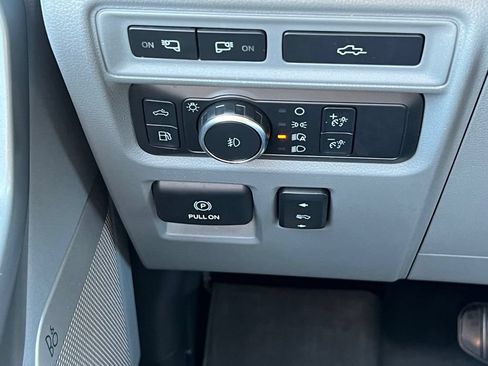 Used 2021 Ford F150 Lariat AWD/4WD image 33