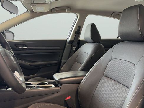 Used 2024 Nissan Altima 2.5 SV FWD image 12