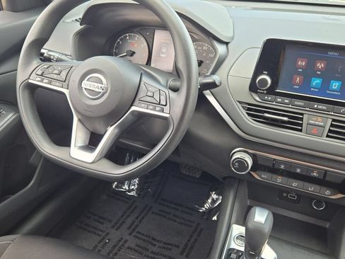Used 2022 Nissan Altima 2.5 S FWD image 6