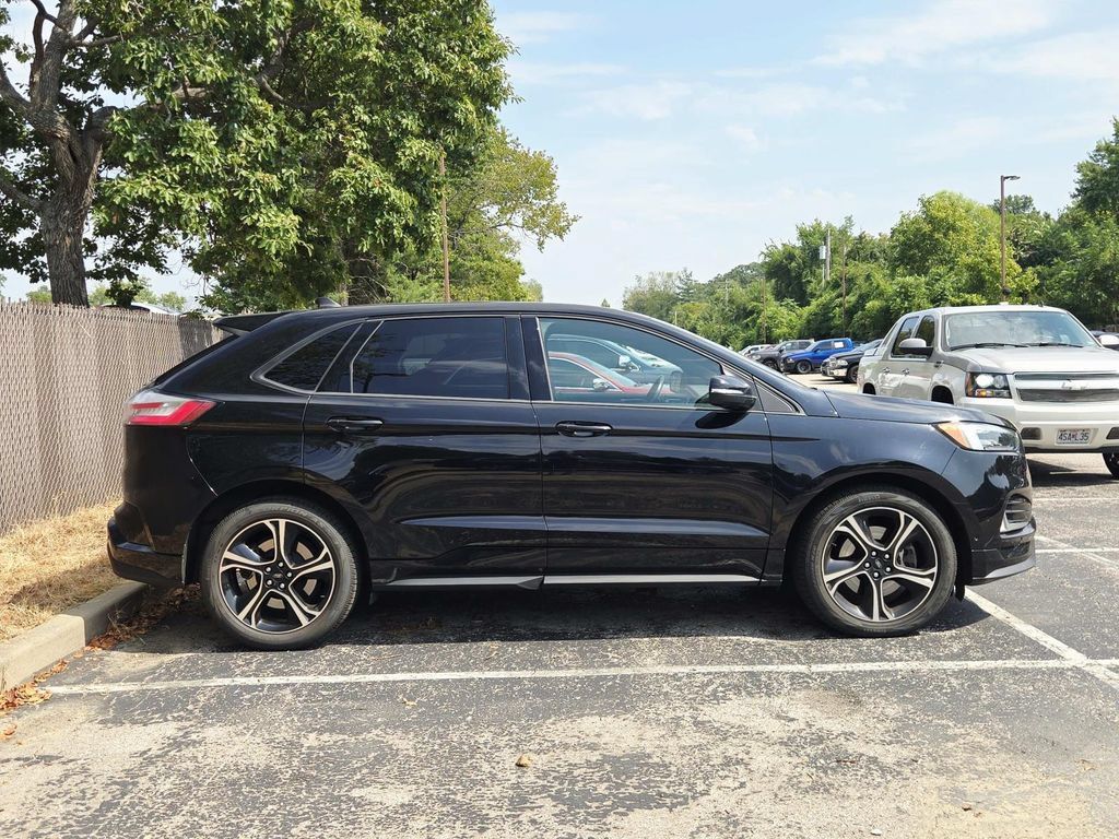 Used 2020 Ford Edge ST w/ Equipment Group 401A AWD/4WD image 2