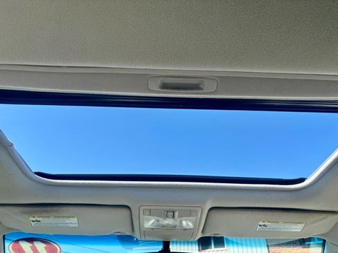 Used 2011 Toyota Avalon Limited image 30