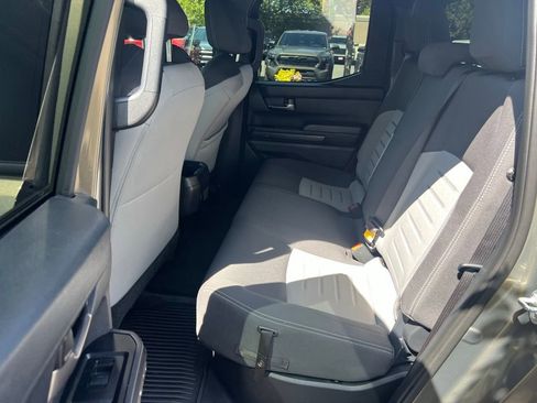 Certified 2025 Toyota Tacoma TRD Off-Road AWD/4WD image 17