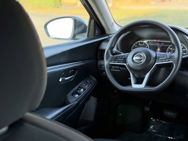 Used 2024 Nissan Sentra SV FWD image 38