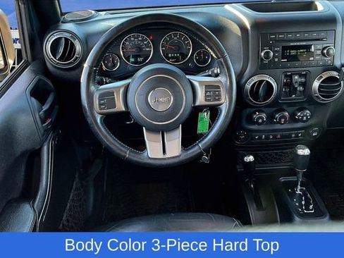 Used 2018 Jeep Wrangler Unlimited Sahara image 9