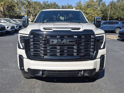 Used 2025 GMC Sierra 2500 Denali Ultimate w/ Max Trailering Package image 9