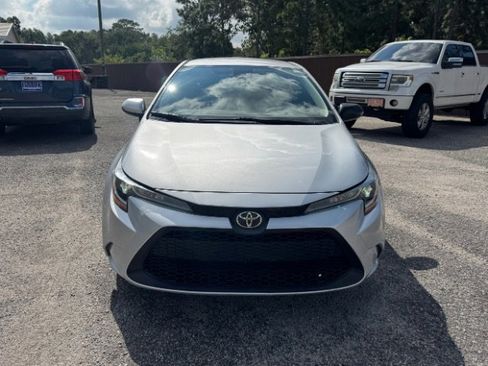 Used 2020 Toyota Corolla LE image 3