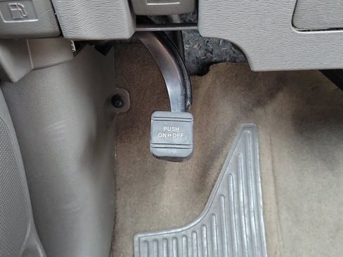 Used 2016 Toyota Sienna XLE image 28