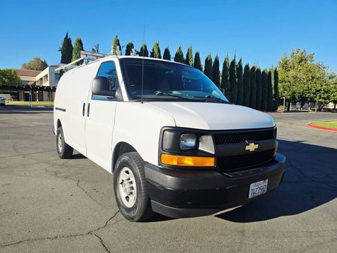 Used 2017 Chevrolet Express 2500 image 1