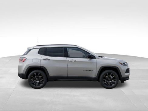 Used 2026 Jeep Compass Latitude w/ Quick Order Package 29K AWD/4WD image 23
