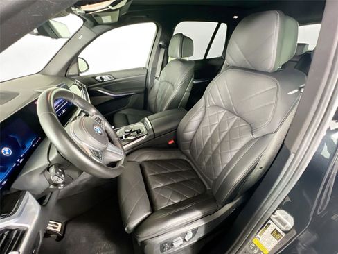 Used 2024 BMW X5 xDrive40i w/ M Sport Package AWD/4WD image 22