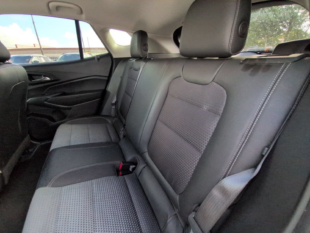Used 2025 Chevrolet Trax LT w/ LT Convenience Package FWD image 27