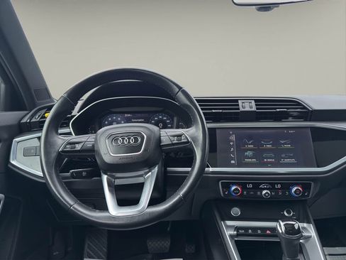 Used 2020 Audi Q3 2.0T Premium w/ Convenience Package AWD/4WD image 13