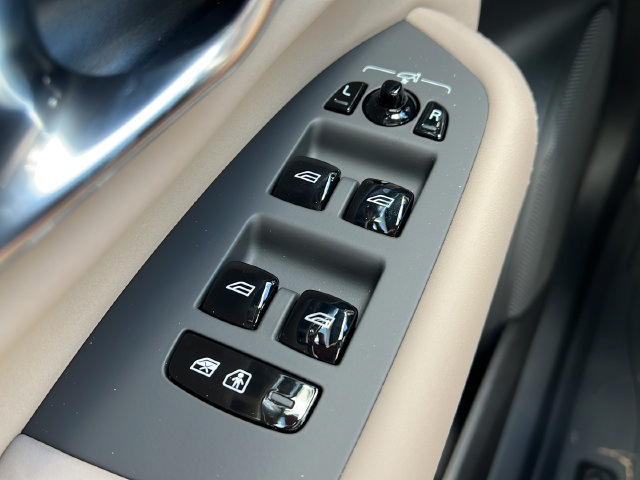 New 2027 Volvo XC90 T8 Plus AWD/4WD image 14
