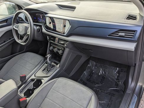 Certified 2024 Volkswagen Taos SE w/ Panoramic Sunroof Package image 16