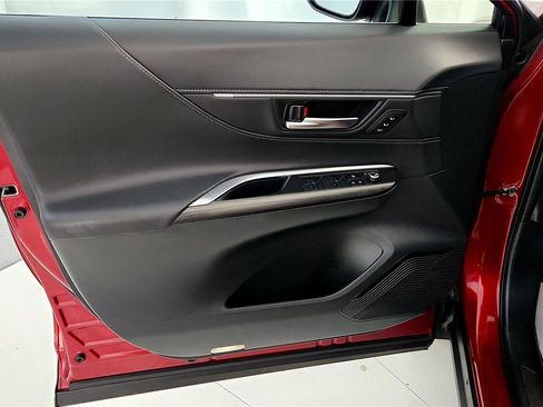 Certified 2023 Toyota Venza Nightshade image 22