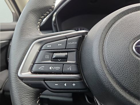 Used 2025 Subaru Outback Premium AWD/4WD image 18