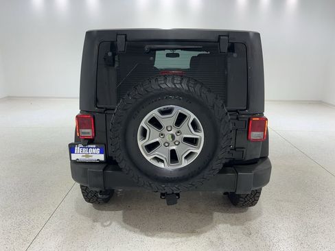 Used 2015 Jeep Wrangler Unlimited Rubicon w/ Connectivity Group image 4